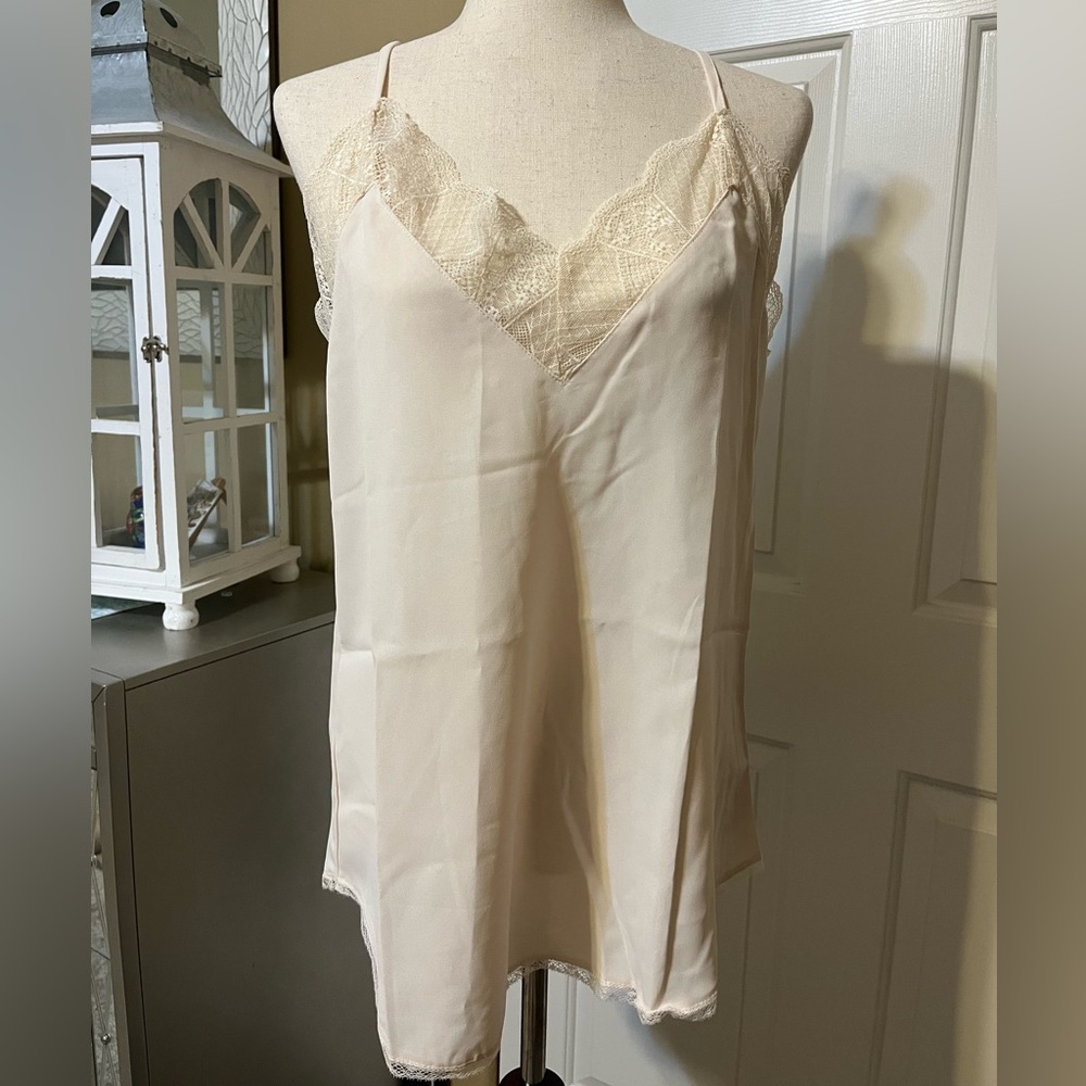 Brand new ivory sleep top in size small!